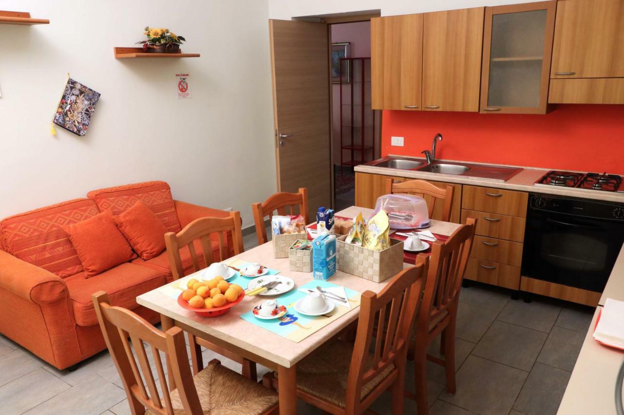 B&B Patrizialuna 비보 발렌티아 마리나 외부 사진